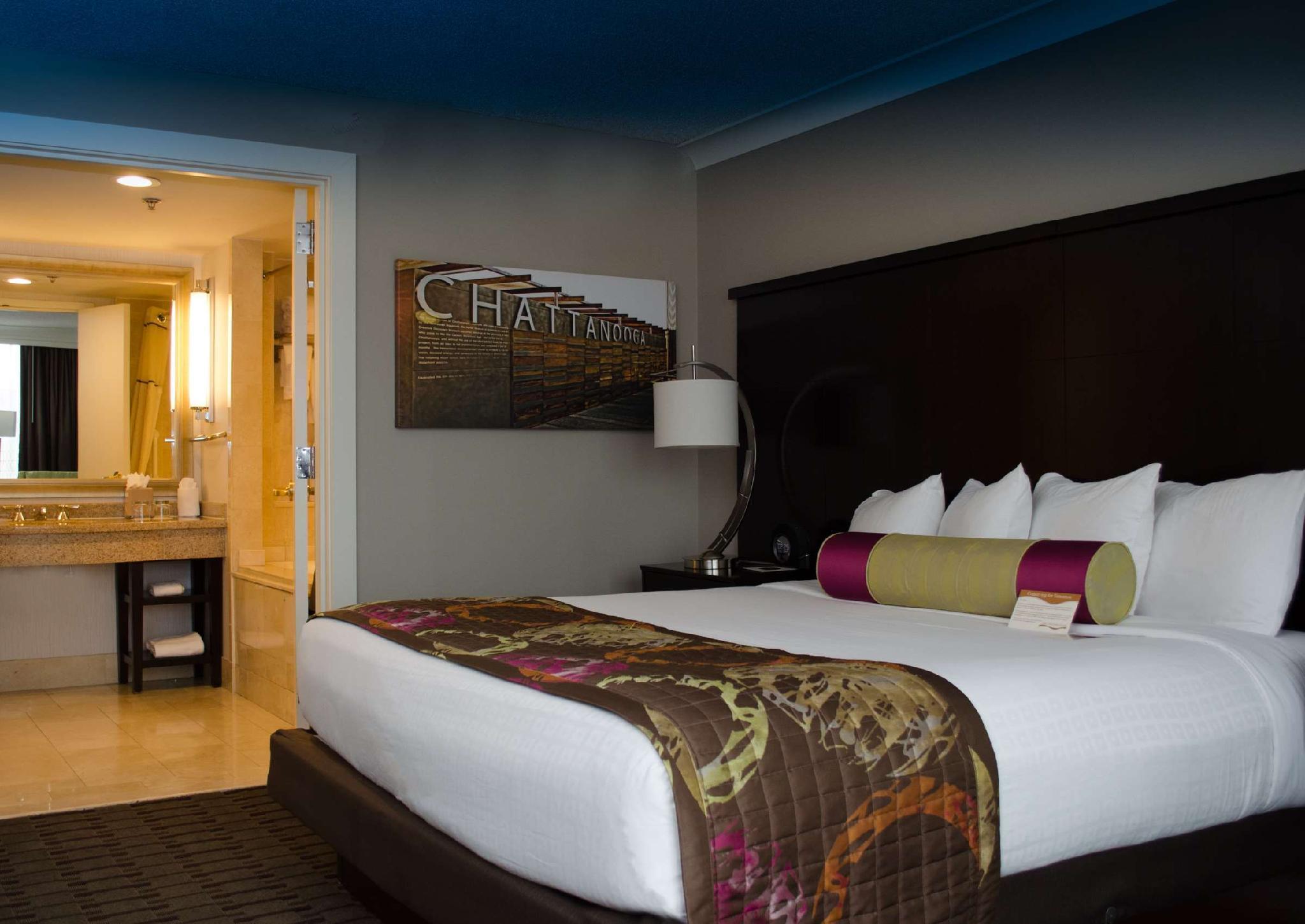 The Chattanoogan Hotel, Curio Collection By Hilton Eksteriør bilde
